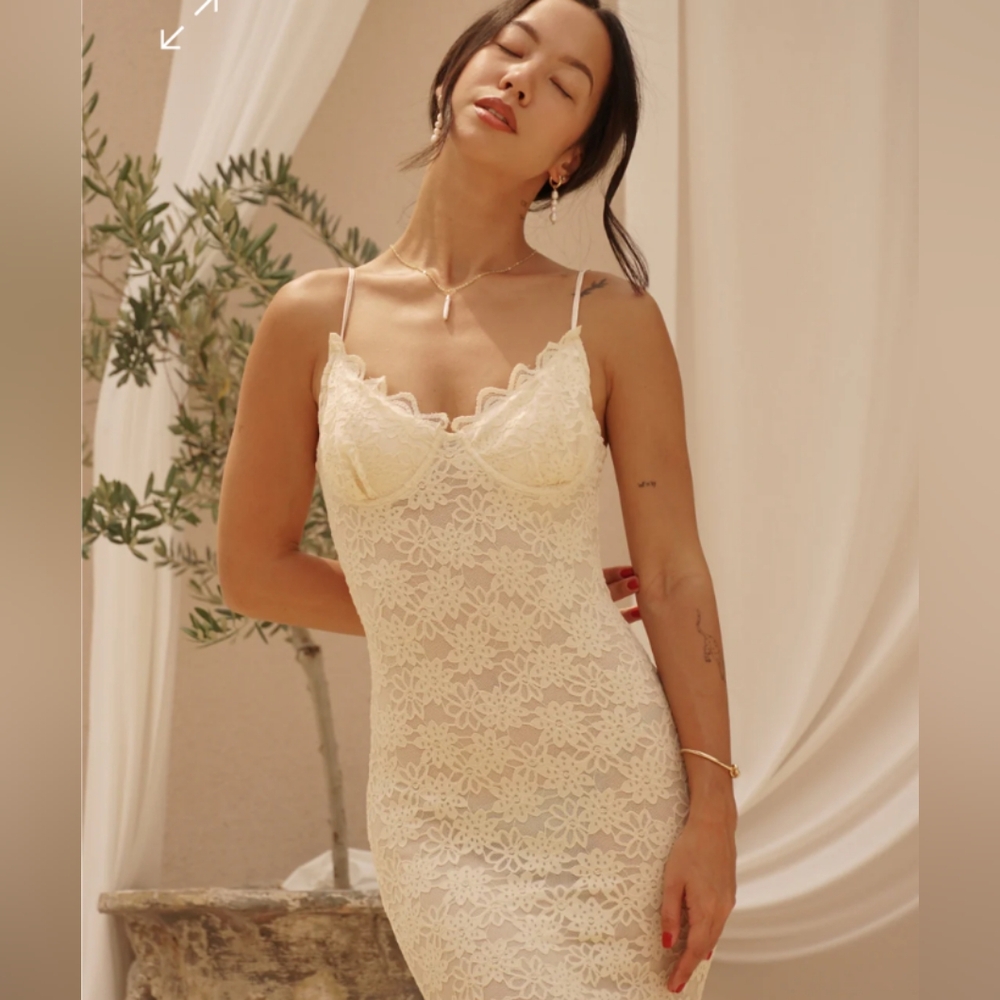 NWT Joelle Lace Cupped Maxi Dress - Ivory